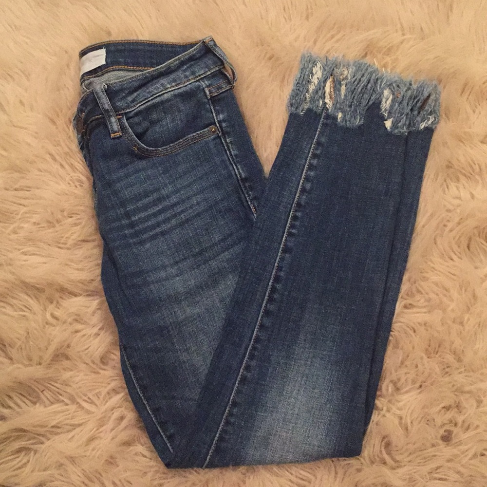 Womens frayed bottom jeans Hidden brand size 25